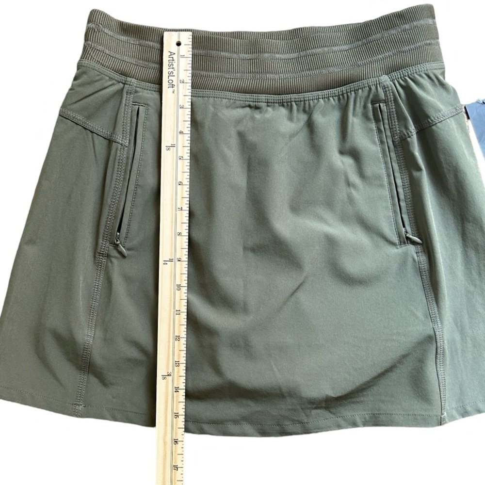 Green Skirt Size Small New With Tags - Picture 4 of 9
